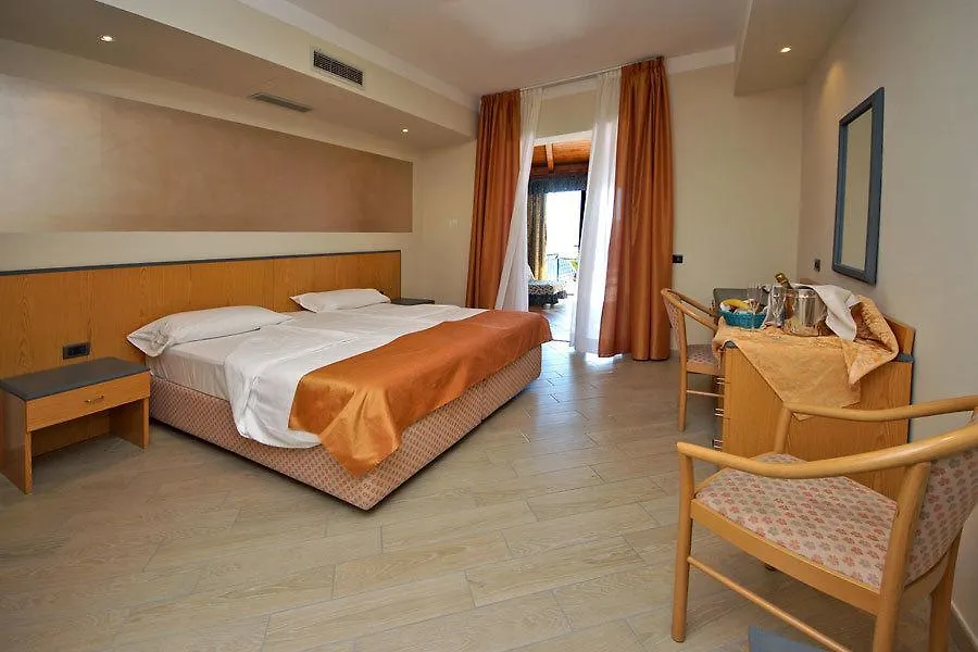 Park Hotel Zanzanu Tignale 4*,